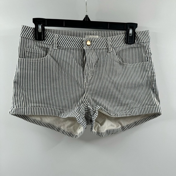 H&M Navy Blue & White Pinstriped Shorts – Size 8 - Picture 1 of 7